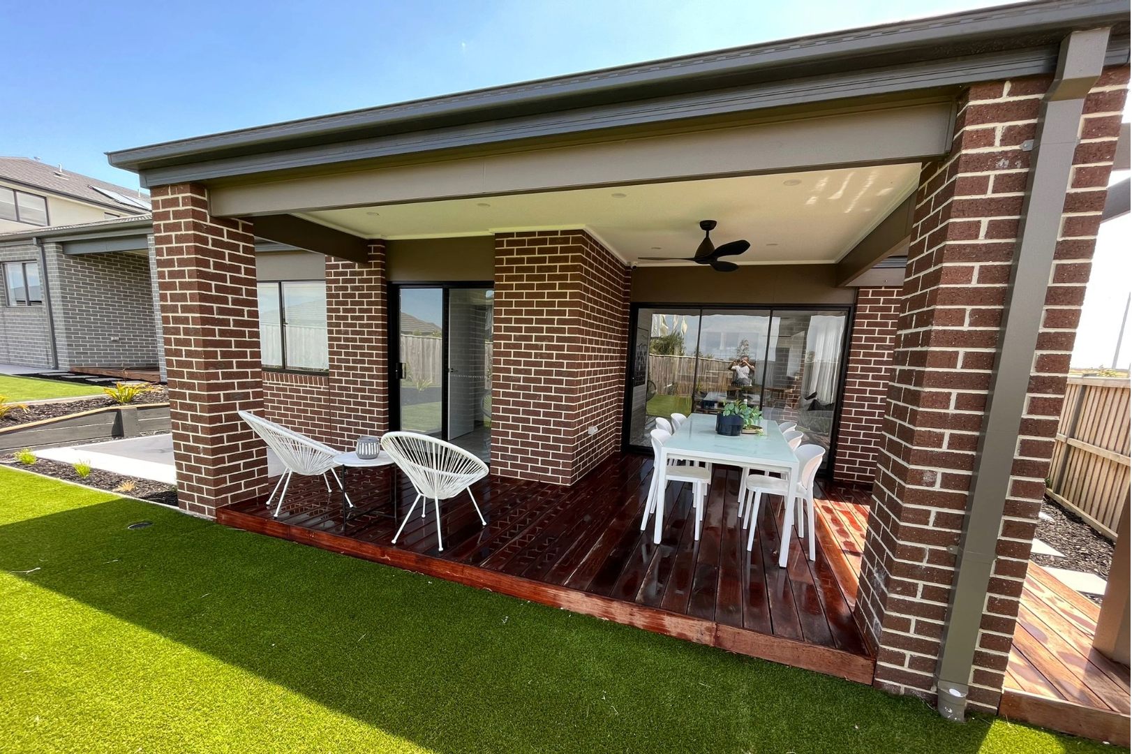 Exterior walls windows decks gutters and roof cleaning Melbourne